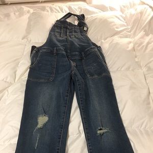 Brand new Maternity overalls size small !